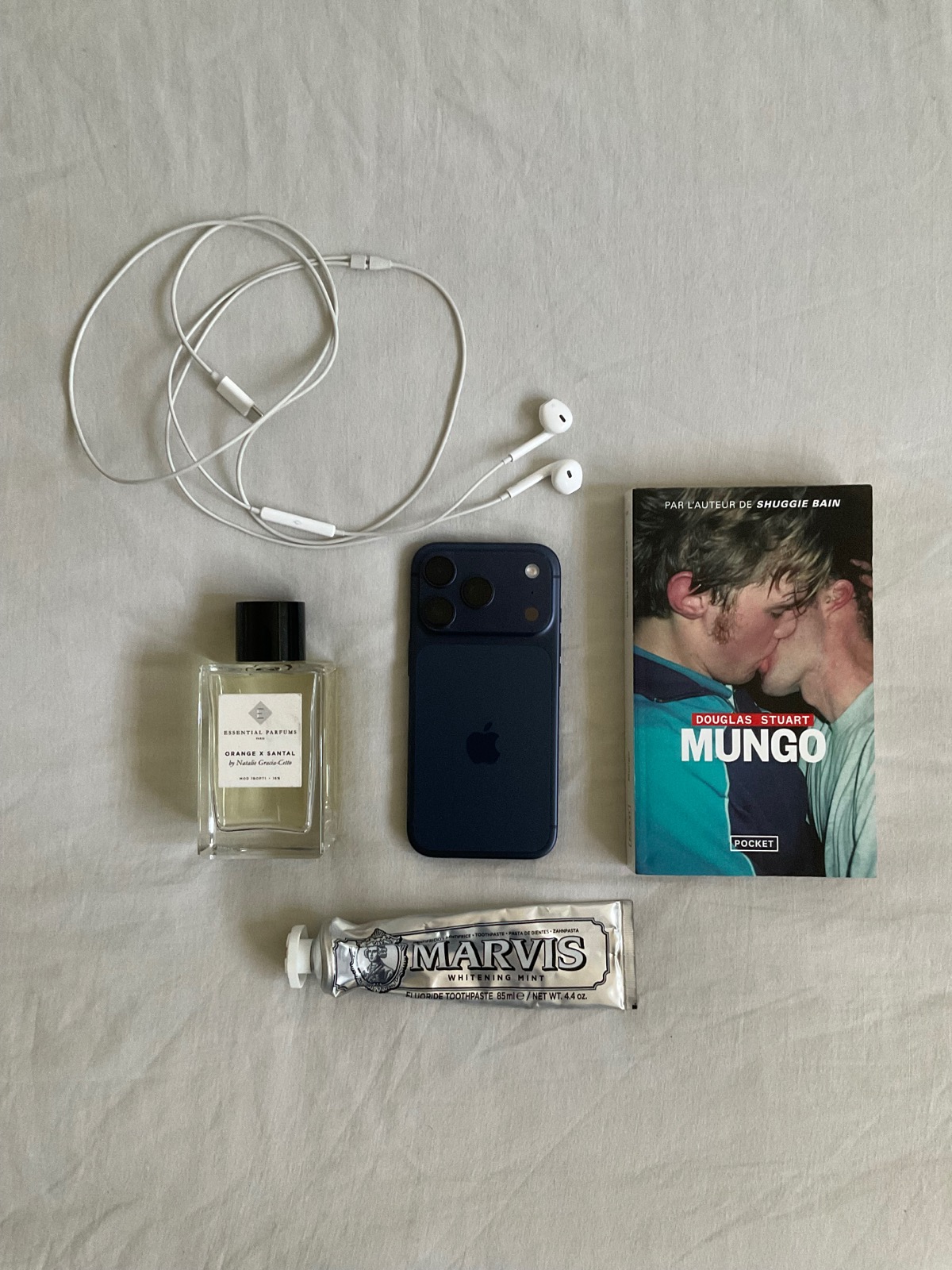 Objets du quotidien et instants capturés, publiés sur Instagram.